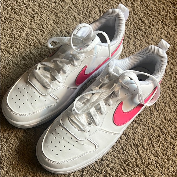 Nike White Sneakers with Pink Swoosh - Picture 2 of 3